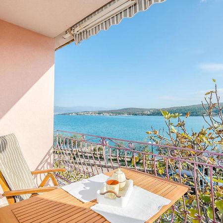 Gorgeous Apartment In Cizici With House Sea View Extérieur photo