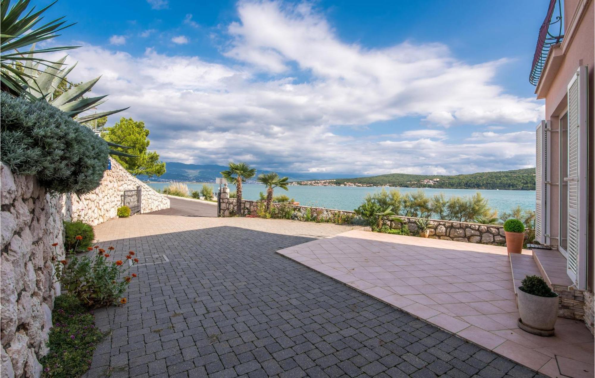Gorgeous Apartment In Cizici With House Sea View Extérieur photo