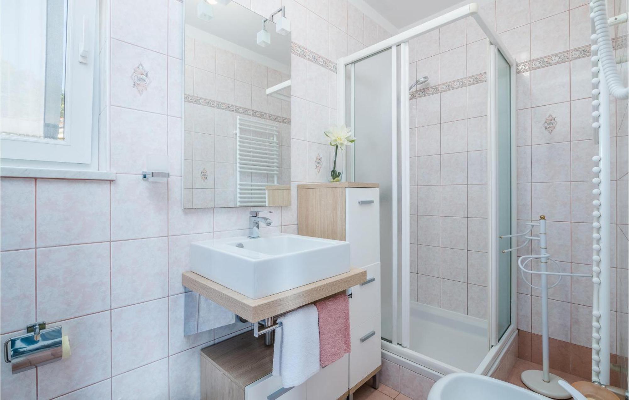 Gorgeous Apartment In Cizici With House Sea View Extérieur photo